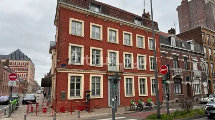 Immeuble indépendant à vendre à Lille - Bureaux de standing et logement avec terrasse face à l'Esplanade - Offre immobilière - Arthur Loyd