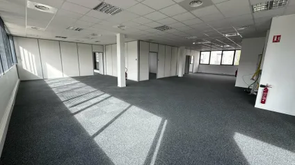 Plateau de bureaux d'environ 260 m2 - REIMS CLAIRMARAIS - Offre immobilière - Arthur Loyd