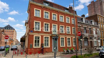Immeuble indépendant à vendre à Lille - Bureaux de standing et logement avec terrasse face à l'Esplanade - Offre immobilière - Arthur Loyd