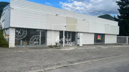VOIRON 414 m² location - Zone des Blanchisseries - Offre immobilière - Arthur Loyd