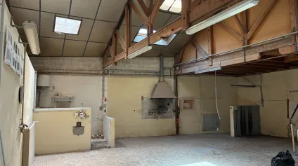 <br />A LOUER LOCAL D'ACTIVITÉ LA ROCHELLE<br /> - Offre immobilière - Arthur Loyd