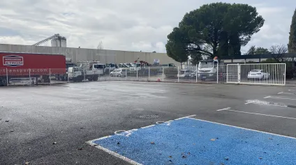 LOCAUX MIXTES ACCES POIDS-LOUDS - Offre immobilière - Arthur Loyd