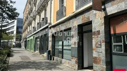 RENNES CENTRE - LOCAL COMMERCIAL A LOUER - PROCHE GARE - Offre immobilière - Arthur Loyd