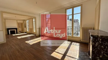 Bureaux à louer Troyes Centre ville - Offre immobilière - Arthur Loyd