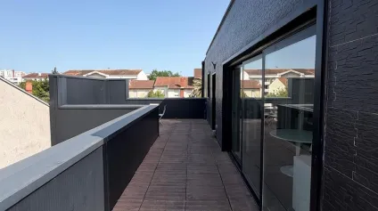 Immeuble de bureaux à vendre à Bordeaux avec terrasses et parking sécurisé - Offre immobilière - Arthur Loyd