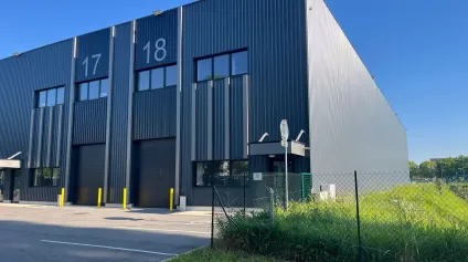 Locaux d’activité à louer à Cergy avec bureaux en mezzanine et accès camions - Offre immobilière - Arthur Loyd