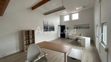 Bureaux à louer proches autoroute près de Valenciennes - Offre immobilière - Arthur Loyd