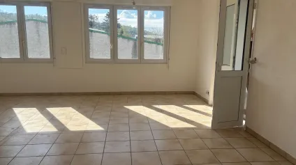 À LOUER : Bureaux de 120 m² au 1er étage d'un bâtiment en R+1 avec accès indépendant à ST PRIEST-EN-JAREZ - Offre immobilière - Arthur Loyd