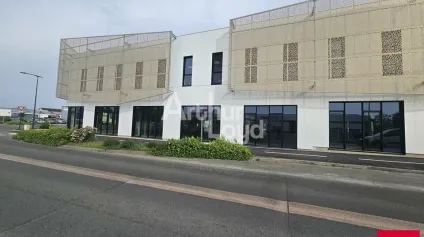 LES PONTS DE CE, cellule commerciale de 195 m² à vendre - Offre immobilière - Arthur Loyd