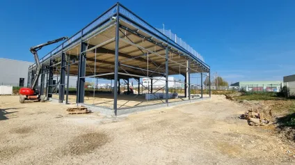 GRAND POITIERS - RARE- Z.I REPUBLIQUE III - A LOUER LOCAL D'ACTIVITE DE 200M² A 1200M² - Offre immobilière - Arthur Loyd