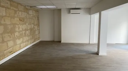 Local commercial rénové 55 m² - Bordeaux Ornano / Tondu - vitrine sur rue - Offre immobilière - Arthur Loyd