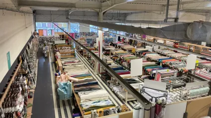 Colombiers/Béziers - Rare local commercial 886 m² - Zone commerciale de Viargues - Accès poids lourds - À vendre 1 150 000 euros - Offre immobilière - Arthur Loyd