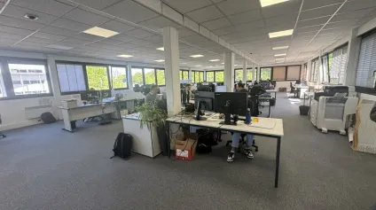 TOURS SUD SAINT-AVERTIN ECHANGEUR A10 - BUREAUX A LOUER 297 M² PARKING FACILE - Offre immobilière - Arthur Loyd