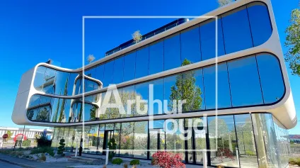 Immeuble indépendant à louer à Mauguio bureaux avec rooftop terrasse - Offre immobilière - Arthur Loyd