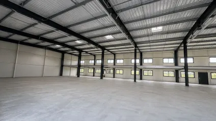 A LOUER - CELLULES D'ACTIVITE A PARTIR DE 150 M² - QUEVEN - Offre immobilière - Arthur Loyd