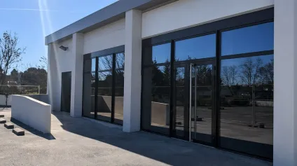 À LOUER : Local commercial de 572 m² dans un bâtiment rénové à FEURS - Offre immobilière - Arthur Loyd