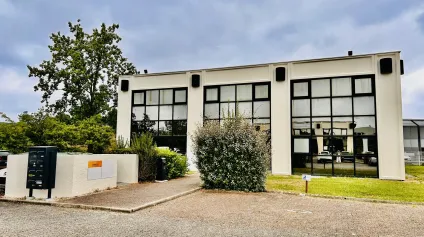 Bureaux à louer à Mérignac Chemin Long avec parkings extérieurs libres - Offre immobilière - Arthur Loyd