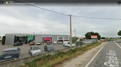 Local commercial à louer à Vedène, emplacement passant proche commerces - Offre immobilière - Arthur Loyd