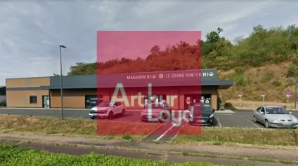 ISSOIRE A LOUER LOCAL COMMERCIAL 750 M² - Offre immobilière - Arthur Loyd