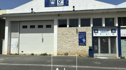 A LOUER Local d'activité 530m2 à Terrasson-axe passant-parking - Offre immobilière - Arthur Loyd