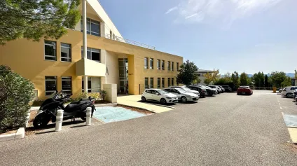 BUREAUX À VENDRE AIX LA DURANNE EN BON ÉTAT - Offre immobilière - Arthur Loyd