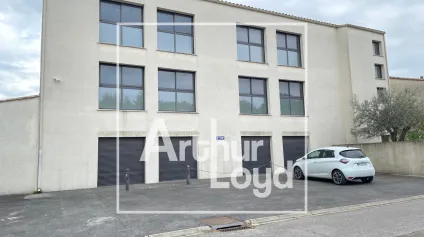 Bâtiment de bureaux indépendant à vendre à Lattes avec stockage et parking - Offre immobilière - Arthur Loyd