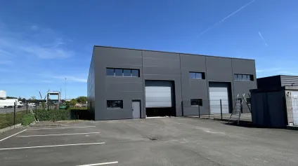 Local d activite a louer a Vigneux de Bretagne independant avec stockage exterieur - Offre immobilière - Arthur Loyd