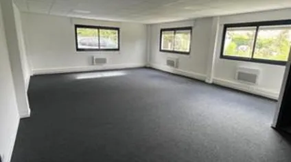 Bureaux à louer - 40 à 55 m² - accès rocade - stationnement - Tresses - Offre immobilière - Arthur Loyd