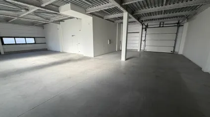 A Louer un local de stockage entrepôt à Bourg les Valence - Offre immobilière - Arthur Loyd