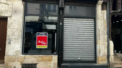 A LOUER - BOURGES - LOCAL COMMERCIAL - Offre immobilière - Arthur Loyd