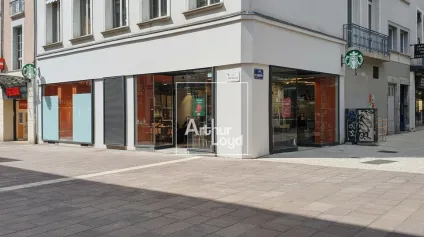 Local commercial à louer Grenoble centre visibilité exceptionnelle - Offre immobilière - Arthur Loyd