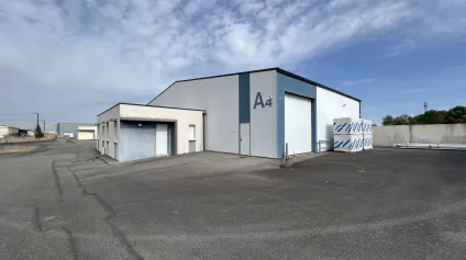 A St Julien de Concelles, local avec terrain à louer - Offre immobilière - Arthur Loyd