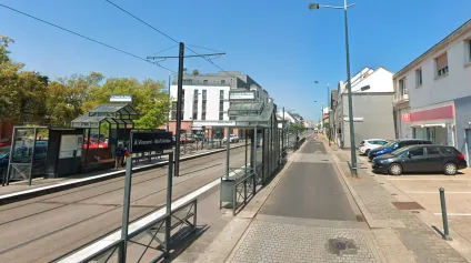 Local commercial à louer à Nantes très bonne visibilité et accès tramway - Offre immobilière - Arthur Loyd