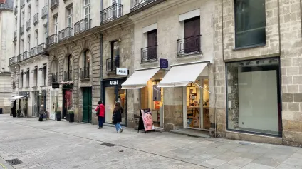 Local commercial à céder à Nantes centre emplacement exceptionnel rue Crébillon - Offre immobilière - Arthur Loyd