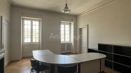BUREAUX à LOUER de 129.7 m² - Offre immobilière - Arthur Loyd
