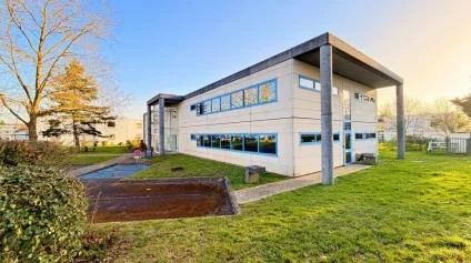 IMMEUBLE DE BUREAUX 676 M² À VENDRE POITIERS  PÔLE MÉDICAL  30 PARKINGS  IDÉAL ENTREPRISE OU INVESTISSEUR - Offre immobilière - Arthur Loyd