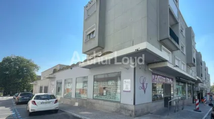Local commercial à louer centre-ville de Maubeuge grande visibilité - Offre immobilière - Arthur Loyd