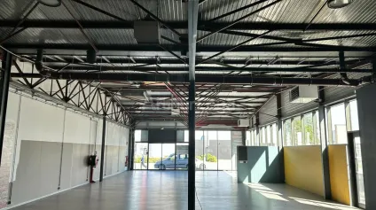 LOCAL COMMERCIAL à LOUER de 603 m² - Offre immobilière - Arthur Loyd