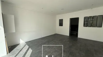 Local commercial - belle visibilité- accompagnement financier - centre ville Brive - Offre immobilière - Arthur Loyd