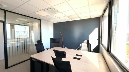 À louer bureaux d'environ 22 m² à Poitiers  En R+1 avec une très bonne luminosité naturelle avec une climatisation réversible <br /> - Offre immobilière - Arthur Loyd