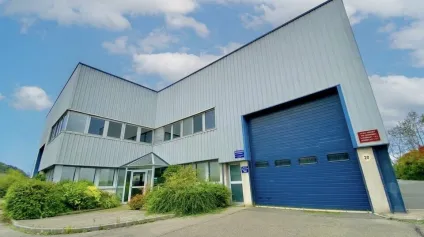 A LOUER EN EXCLUSIVITE - ZONE INDUSTRIELLE - LOCAUX D'ACTIVITÉS - 503 m2 + PONT ROULANT 3 Tonnes - Offre immobilière - Arthur Loyd