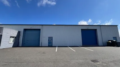 À LOUER : Cellule artisanale de 160 m² au coeur d'une zone d'activités à MONTBRISON - Offre immobilière - Arthur Loyd