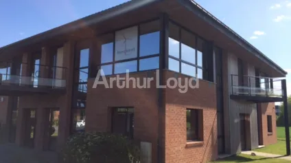 Bureaux à louer à Villeneuve d'Ascq - Immeuble conforme Code du travail, accessibilité stratégique et espaces fonctionnels - Offre immobilière - Arthur Loyd