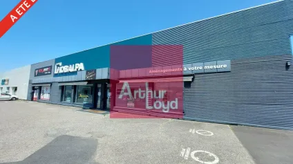 COURNON A LOUER LOCAL COMMERCIAL 560M² - Offre immobilière - Arthur Loyd