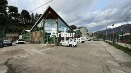 LOCAUX MIXTES / COMMERCE A LOUER CARROS - Offre immobilière - Arthur Loyd