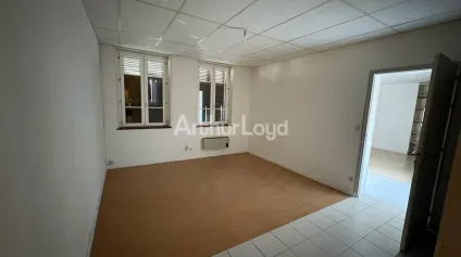 Local Professionnel Axe passant - Offre immobilière - Arthur Loyd