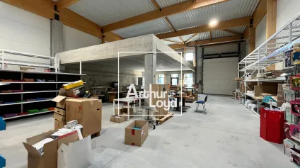 LOCAUX NEUFS - STOCKAGE + MEZZANINE -GALLARGUES A LOUER ou A VENDRE - Plusieurs lots disponibles - Offre immobilière - Arthur Loyd