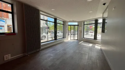 LOCAUX COMMERCIAUX DE 70M2 - A LOUER - Offre immobilière - Arthur Loyd