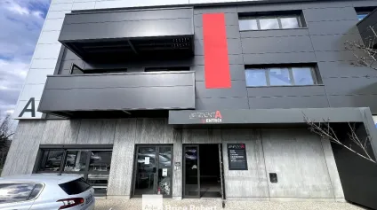 A louer - Bureaux lumineux - Sathonay Camp - Offre immobilière - Arthur Loyd