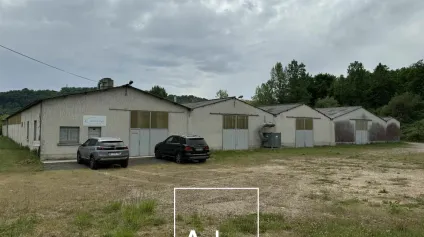 Entrepôt avec quais, bureaux et vestiaires - Terrain 17 000m2 - Terrasson - Offre immobilière - Arthur Loyd